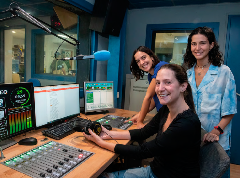 NOU BROADCAST equips Spanish RADIO DESVERN main studio with AEQ FORUM IP SPLIT console