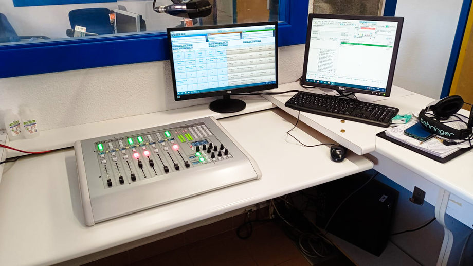 Spanish RADIO SINTONIA installs 2 AEQ CAPITOL digital mixers