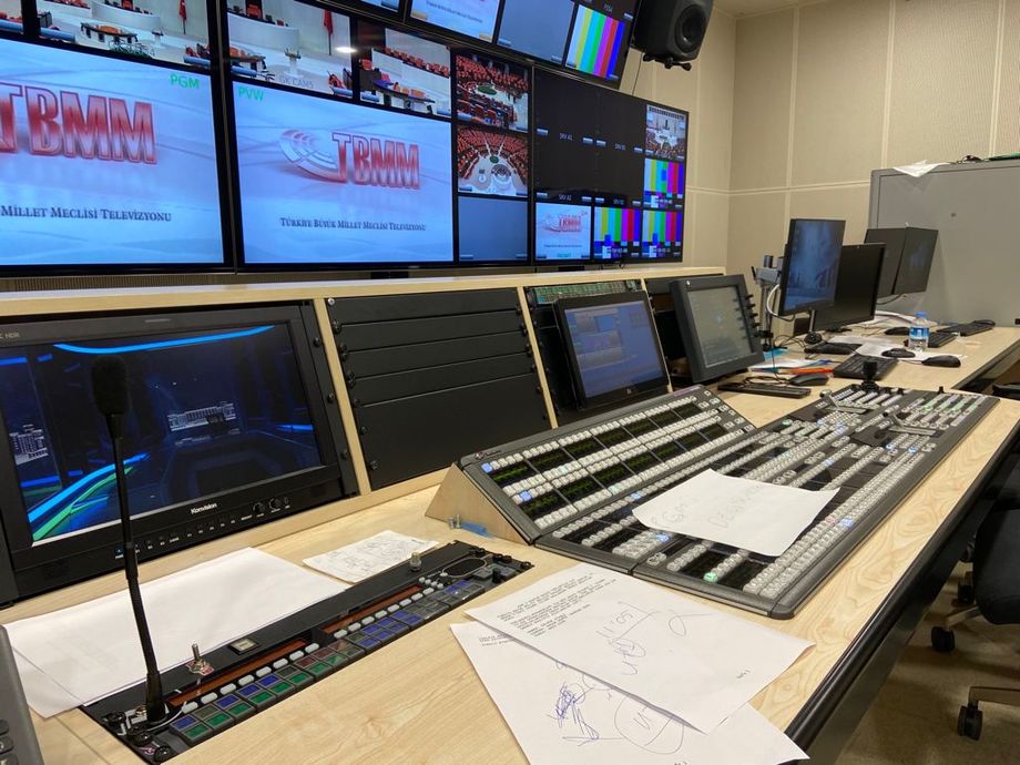AEQ CROSSNET Intercom on the official TV channel of the Parliament of Turkey