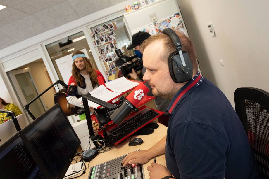 Estonian radio STAR FM selects AEQ FORUM IP SPLIT mixer for its main broadcasting studio